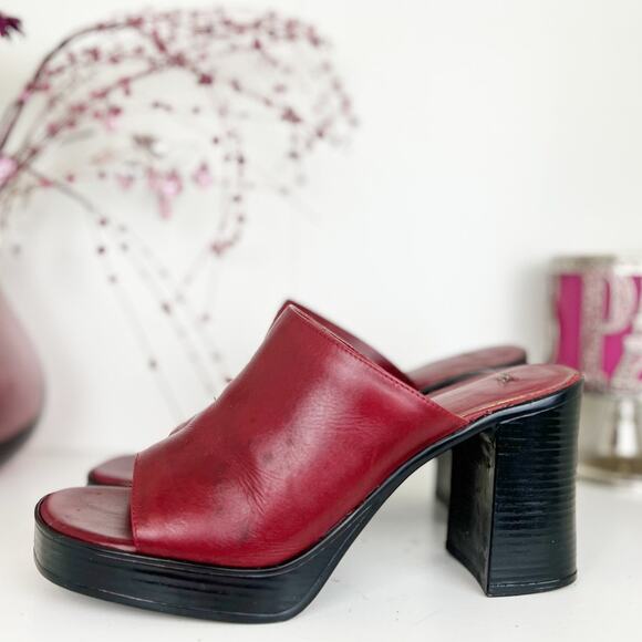 Vintage Lord & Taylor Rebel Red Leather Chunky Platform Block Heel Mule Size 8.5 - Picture 3 of 13
